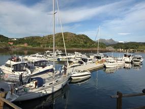 Flere båter fortøyd i gjestehavnen