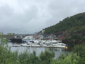 Flere båter fortøyd i gjestehavnen